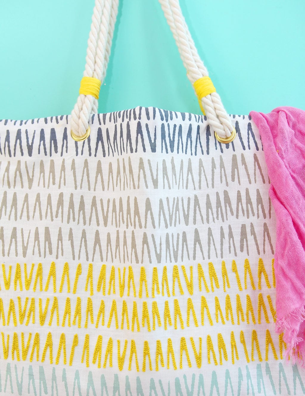 DIY No-Sew Throw Pillow Tote | damask love