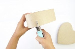 Easy DIY Classroom Valentine Carrier |damask love