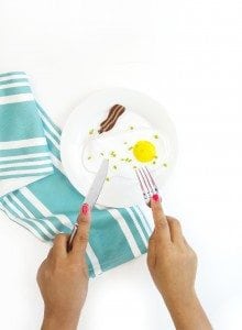 DIY Fried Egg Felt Zipper Pouch