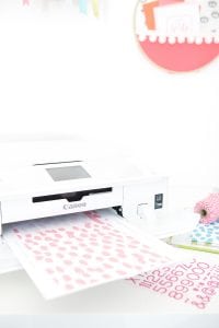 Keep your stationery organized and ready to use with this DIY stationery organizer binder