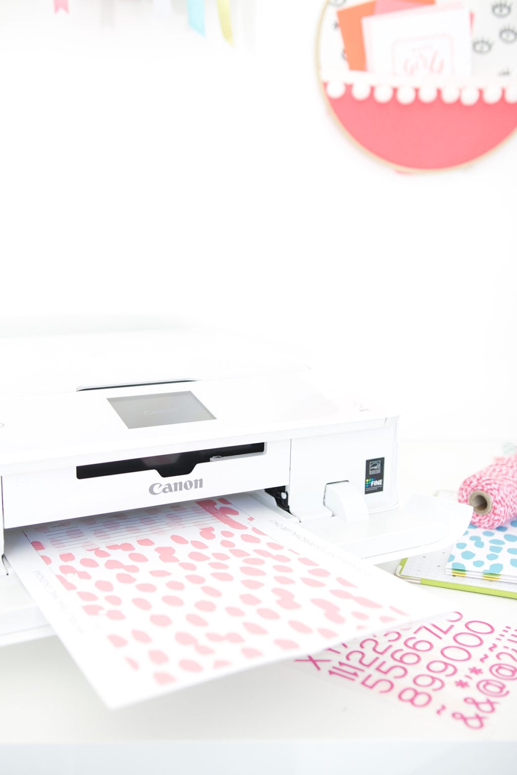 Keep your stationery organized and ready to use with this DIY stationery organizer binder