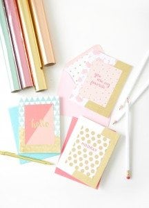 Create your own easy diy foiled stationery that rivals anything you can get at the store. It's quick and uses basic crafting supplies.