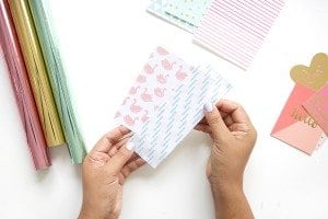 Create your own easy diy foiled stationery that rivals anything you can get at the store. It's quick and uses basic crafting supplies.