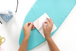 Use fabric scraps to create beautiful textured DIY Fabric Stationery. A great project for beginner crafters who love beautiful stationery and cards.