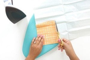 Use fabric scraps to create beautiful textured DIY Fabric Stationery. A great project for beginner crafters who love beautiful stationery and cards.