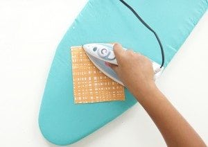 Use fabric scraps to create beautiful textured DIY Fabric Stationery. A great project for beginner crafters who love beautiful stationery and cards.
