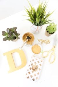 Create these DecoArt Metallic Hexagon Wall Shelves using DecoArt gold metallic paints to add perfect shimmer to your office walls.