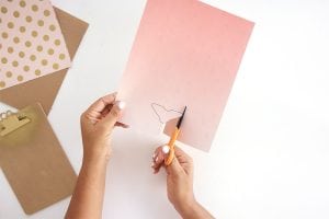 Learn how to cover a clipboard + inspirational printables! All you need is your printer and a few basic craft supplies to make this simple project.
