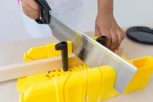 Enjoy the outdoors with this DIY Wooden Crate Picnic Basket that is easy to create with paint and simple tools. Great for enjoying the end of summer.