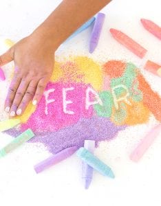 remember when you made colored sand as a kid? well, I'm giving it an adult makeover with these @methodhome and their #fearnomess campaign to make DIY Colored Sand Air Plants
