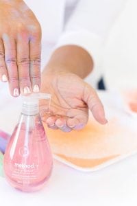 remember when you made colored sand as a kid? well, I'm giving it an adult makeover with these @methodhome and their #fearnomess campaign to make DIY Colored Sand Air Plants
