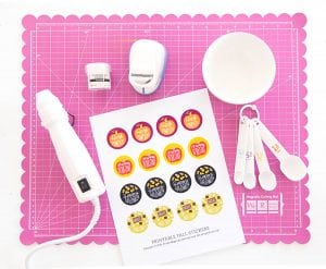 Relive your childhood with these DIY Fall scratch and sniff stickers. They are easy to make and so much fun.