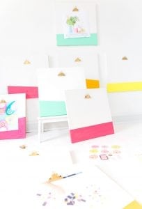 Make a huge statement with these DIY Canvas Clipboards. Perfect for displaying your favorite Instagram photos.