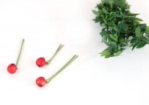 Three Ways to Use Faux Garland | damask love