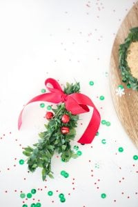Three Ways to Use Faux Garland | damask love