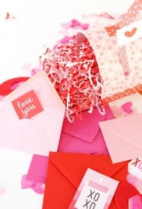 Printable Valentine's Day Mailbox | damask love