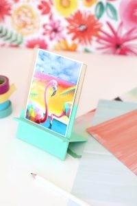 DIY Wooden Photo Easel | damask love