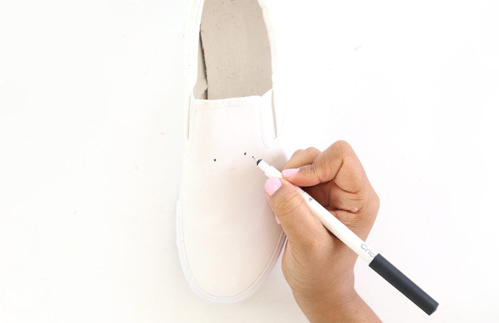 DIY Tassel Sneakers | damask love