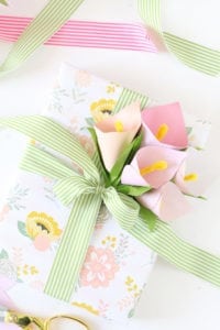 DiY Paper Calla Lilies for Mother's Day | damask love