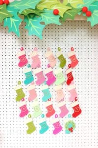 Pegboard Felt Stocking Advent Calendar with Cricut Maker | damask love