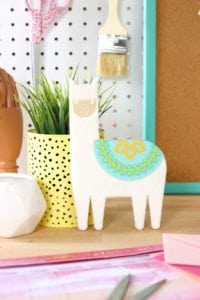 DIY Chipboard Llama Desk Buddy | damask love