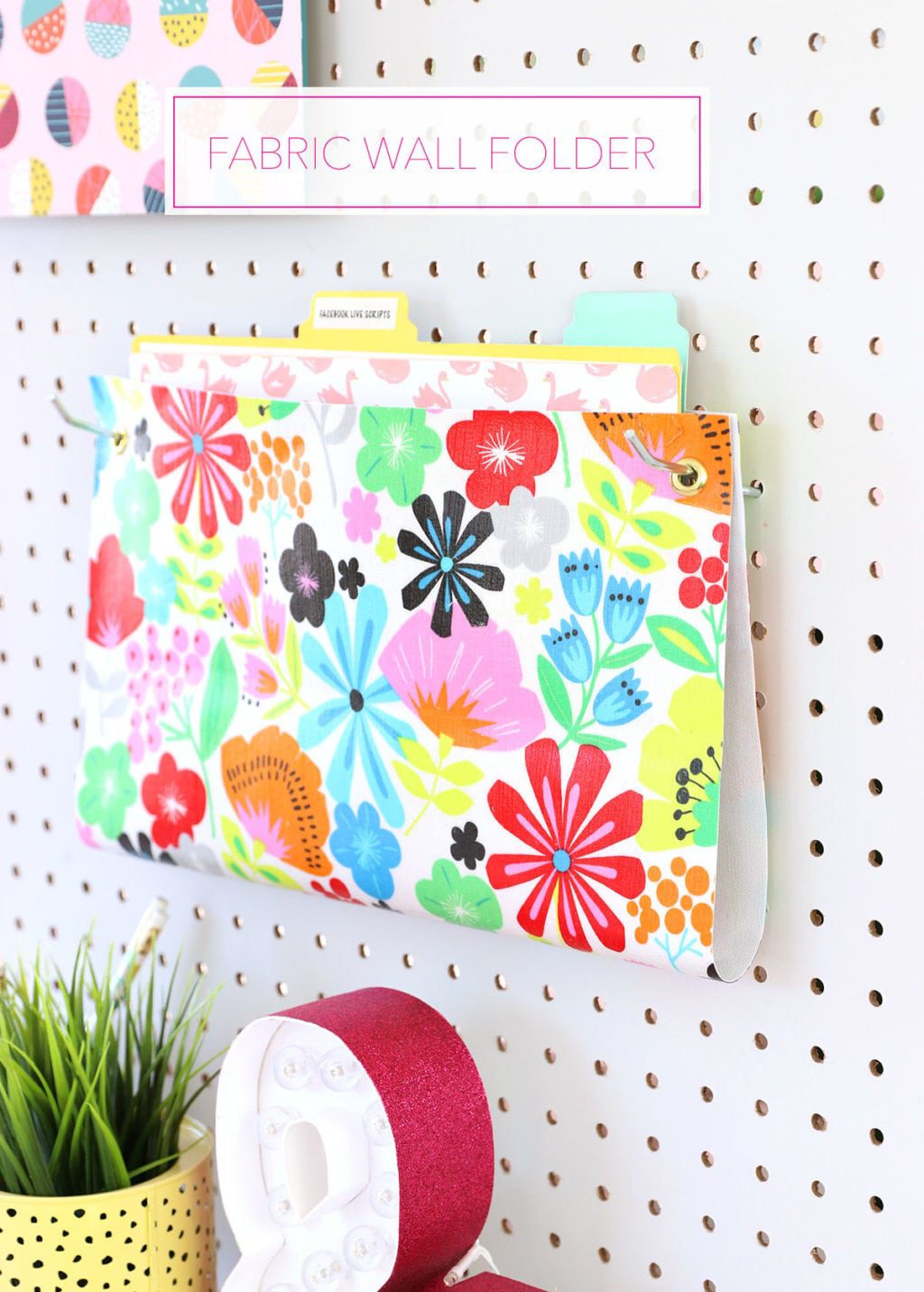 Turn an egg into palm tree with this simple tutorial just in time for your Easter celebration. 