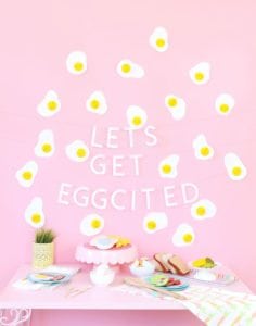How to Make a Striped Vinyl Easter Egg | damask love