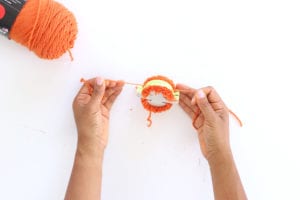 How to Use a Pom Pom Maker